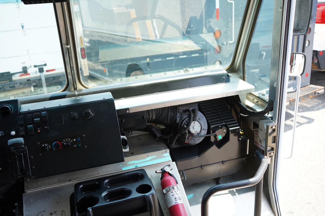 Freightliner MT45 Chassis  2021