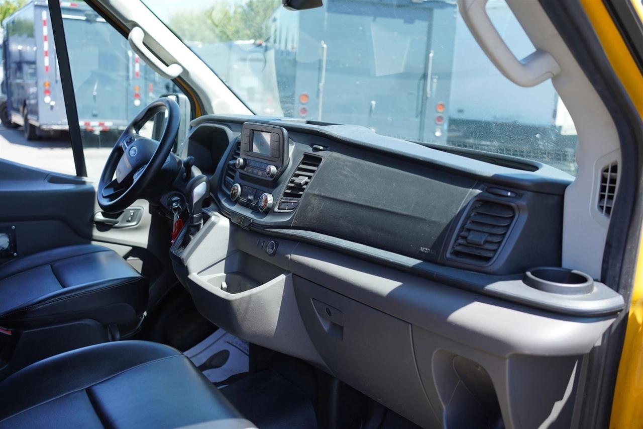 Ford Transit 250 Van Low Roof w/Sliding Pass. 130-in. WB 2021