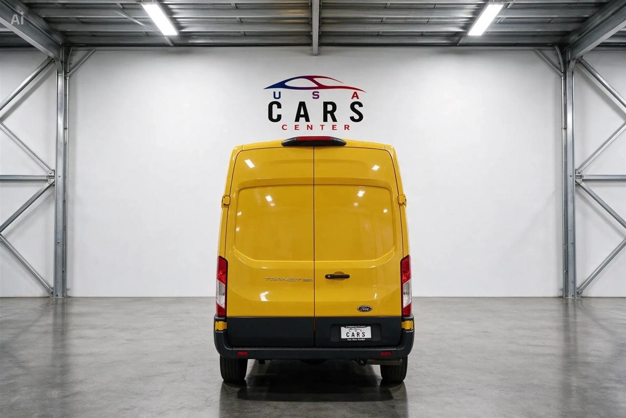 Ford Transit 250 Van Low Roof w/Sliding Pass. 130-in. WB 2021