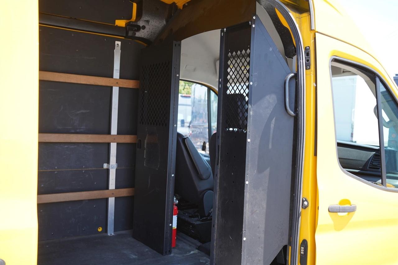 Ford Transit 250 Van Low Roof w/Sliding Pass. 130-in. WB 2021