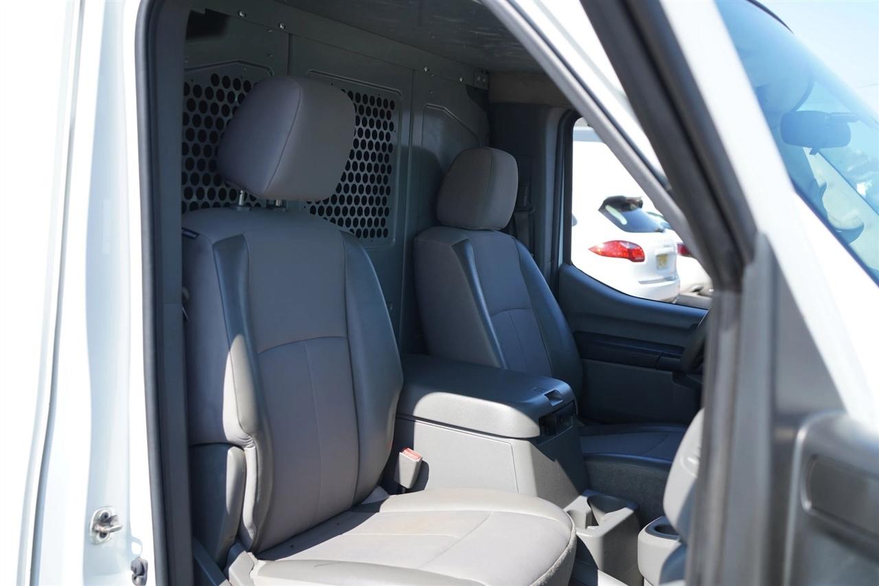Nissan NV Cargo 2500 HD SV V8 High Roof 2020