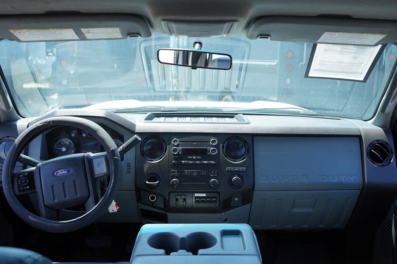Ford F-550 Crew Cab DRW 4WD 2013
