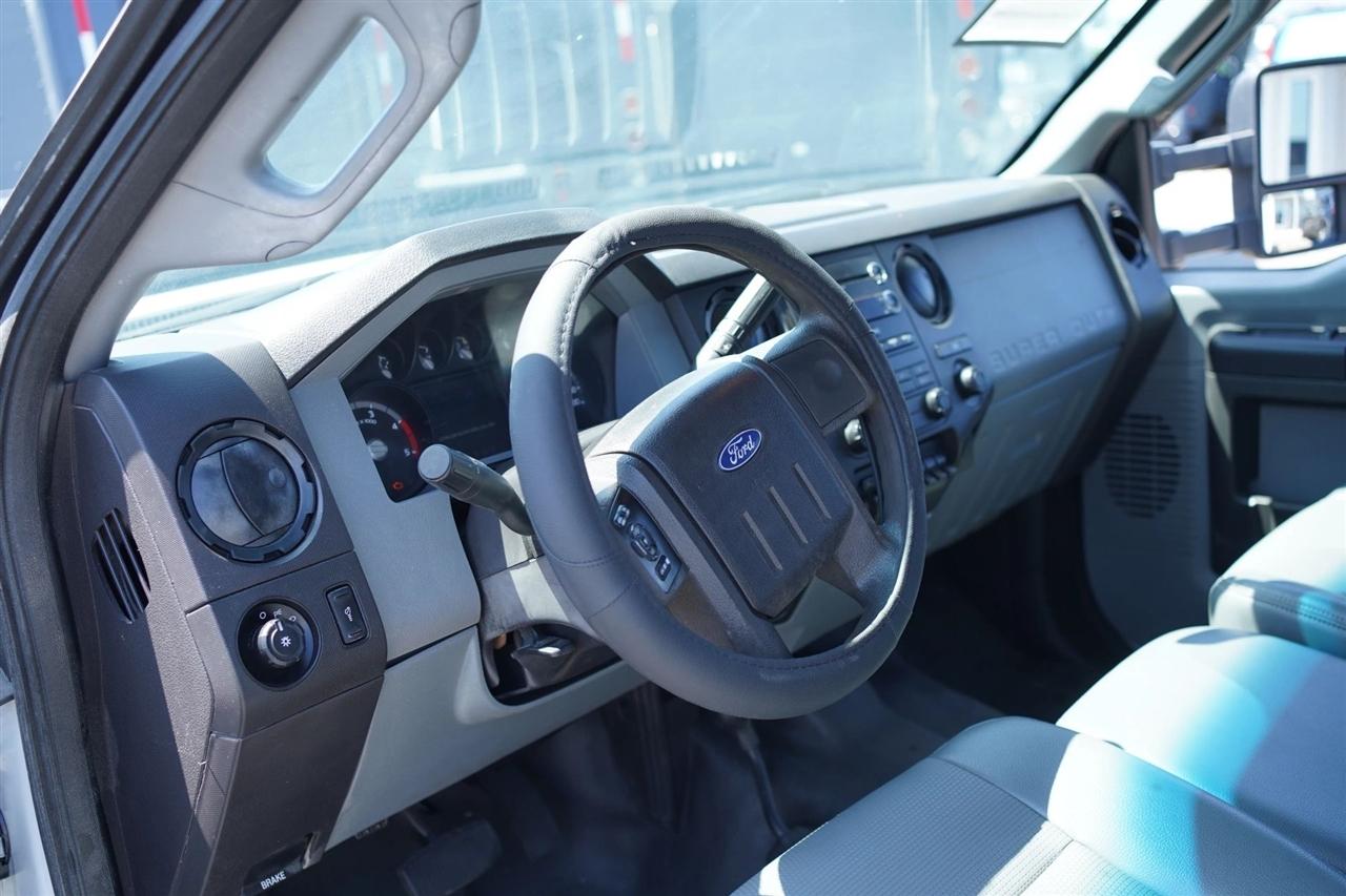 Ford F-550 Crew Cab DRW 4WD 2013
