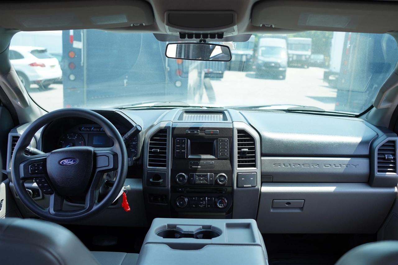 Ford F-550 Crew Cab DRW 4WD 2017