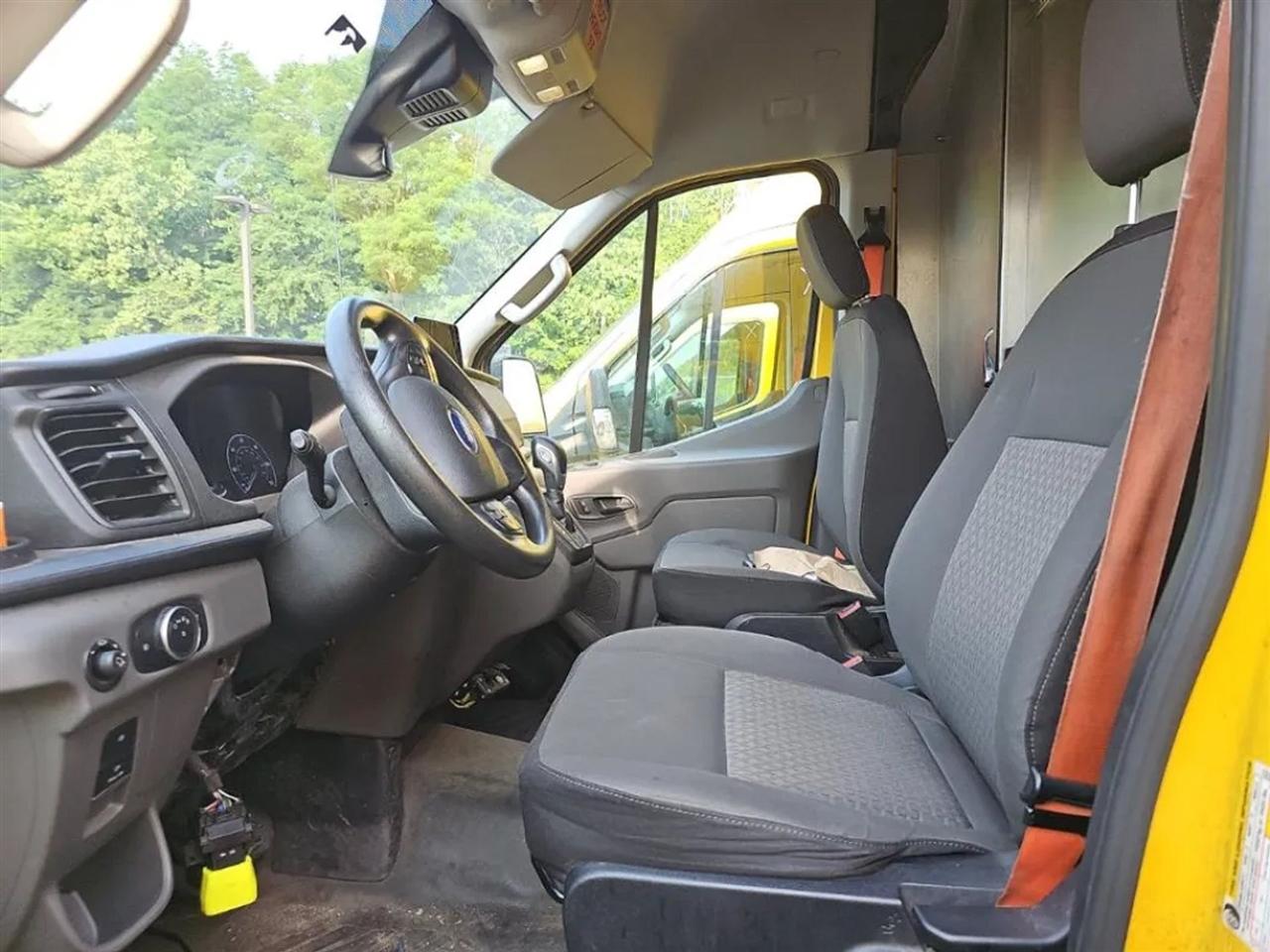 Ford Transit 250 Van High Roof w/Sliding Pass. 148-in. WB EL 2021