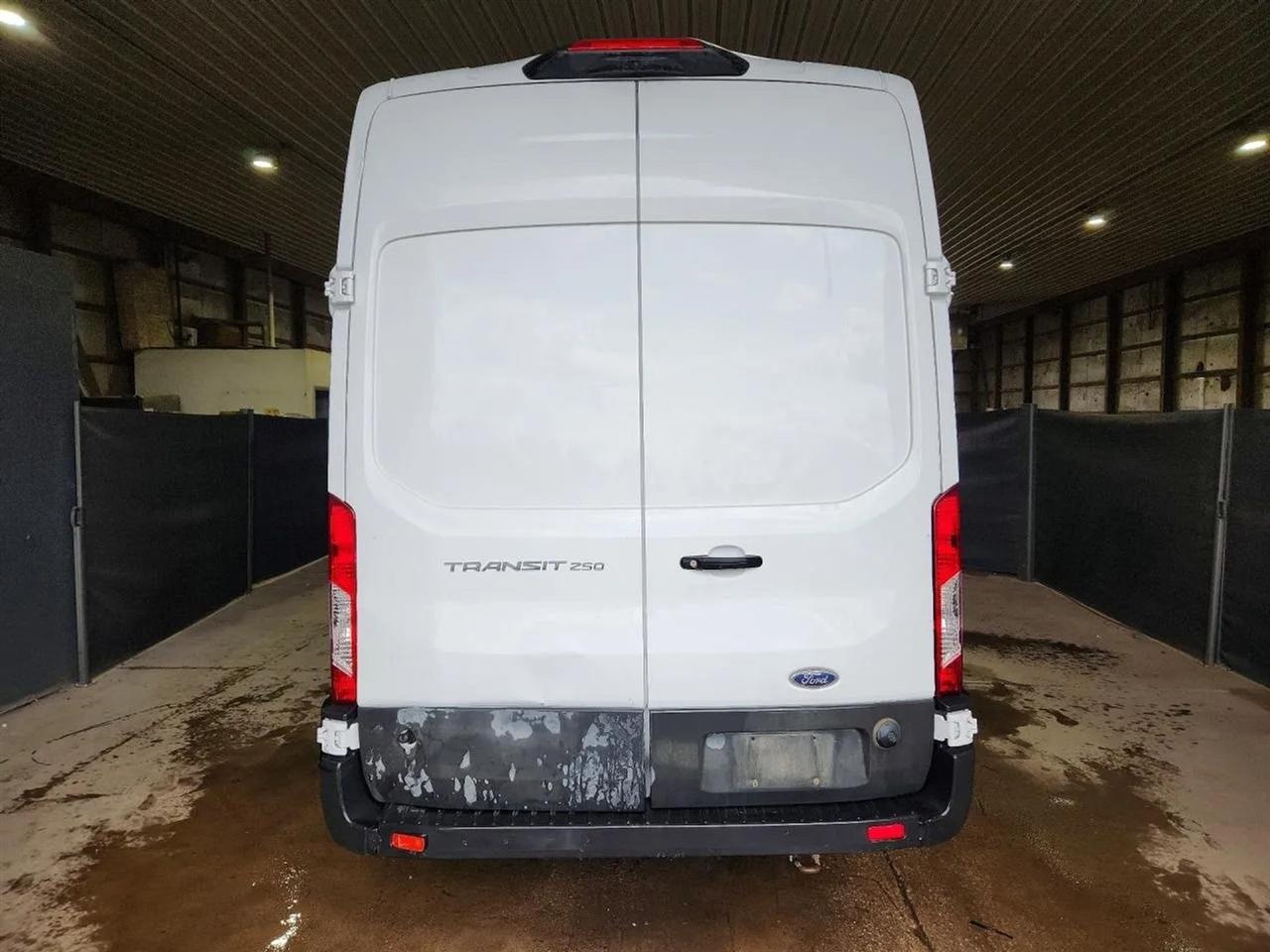 Ford Transit 250 Van High Roof w/Sliding Pass. 148-in. WB EL 2025