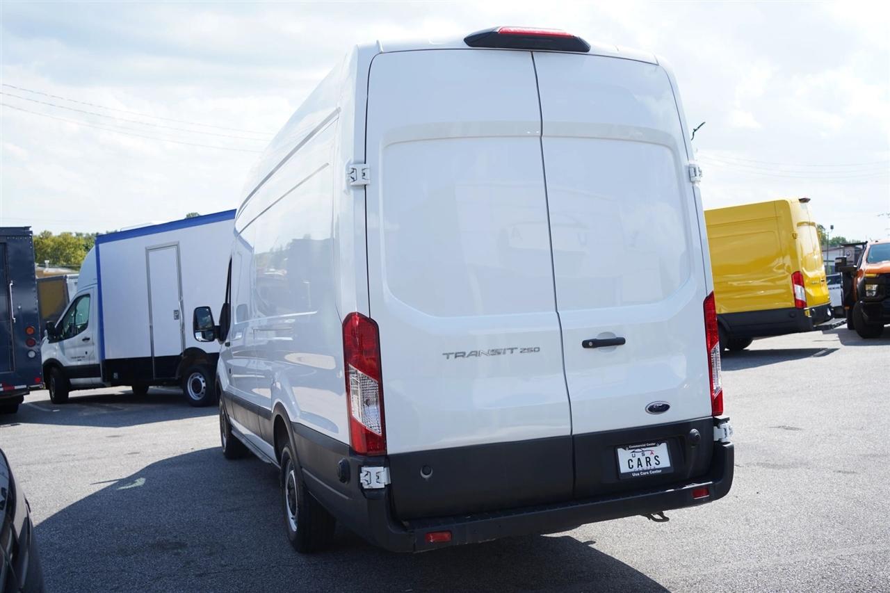 Ford Transit 250 Van High Roof w/Sliding Pass. 148-in. WB EL 2025