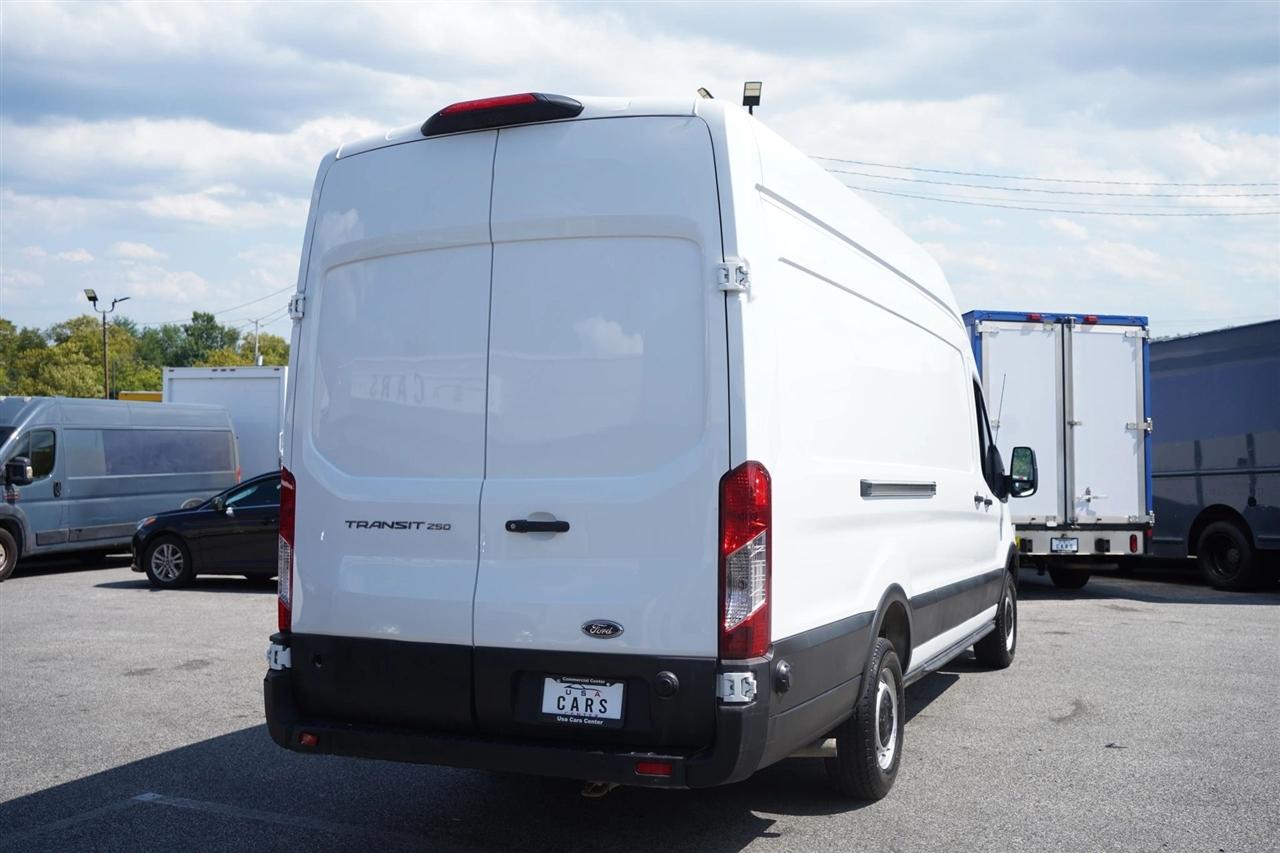 Ford Transit 250 Van High Roof w/Sliding Pass. 148-in. WB EL 2025