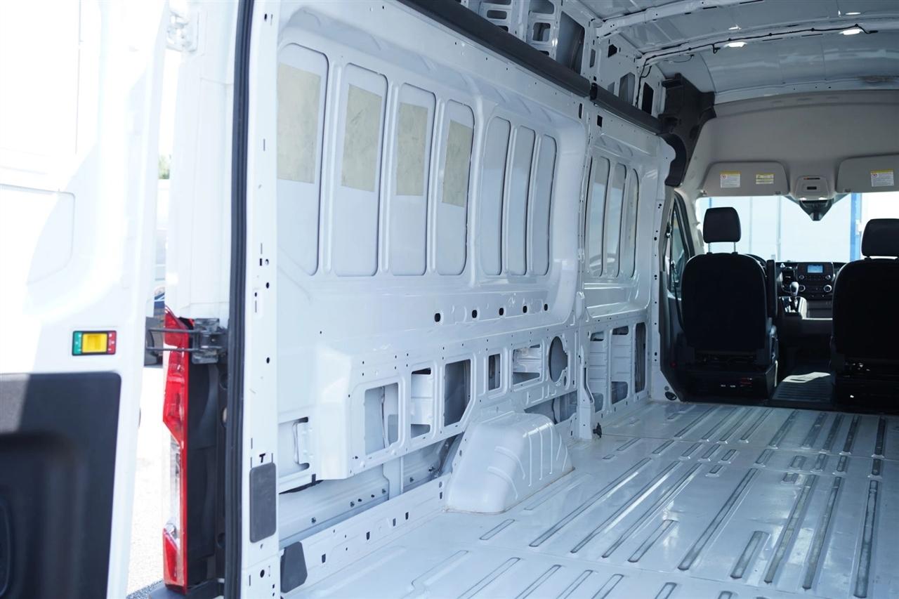 Ford Transit 250 Van High Roof w/Sliding Pass. 148-in. WB EL 2025