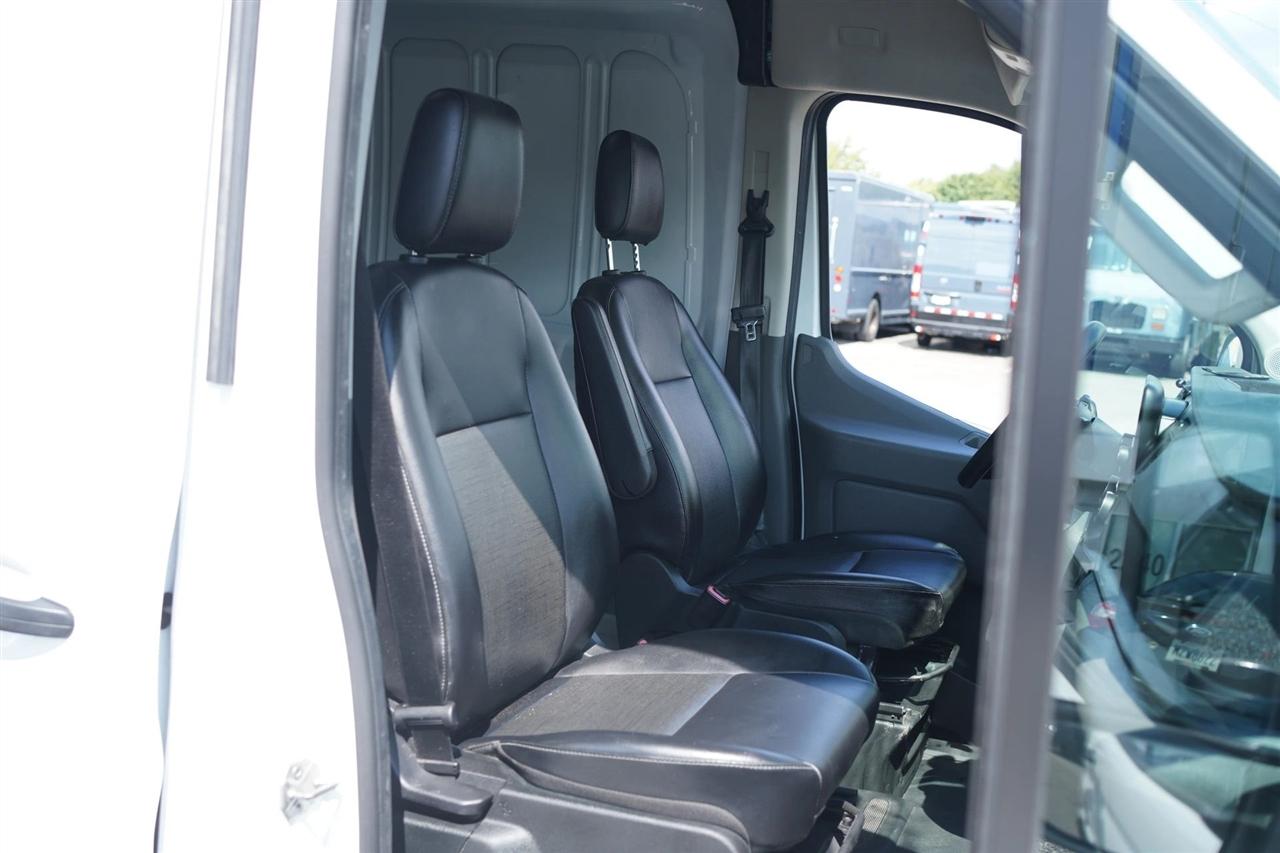 Ford Transit 250 Van High Roof w/Sliding Pass. 148-in. WB EL 2025