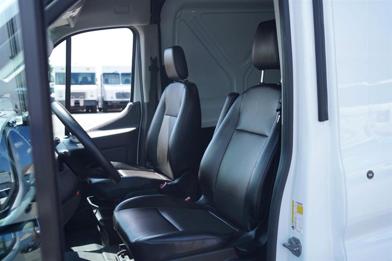 Ford Transit 250 Van High Roof w/Sliding Pass. 148-in. WB EL 2025