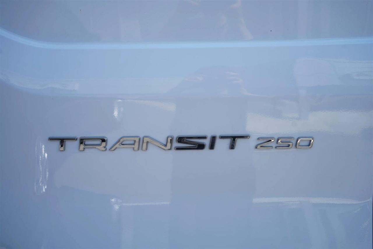 Ford Transit 250 Van High Roof w/Sliding Pass. 148-in. WB EL 2025