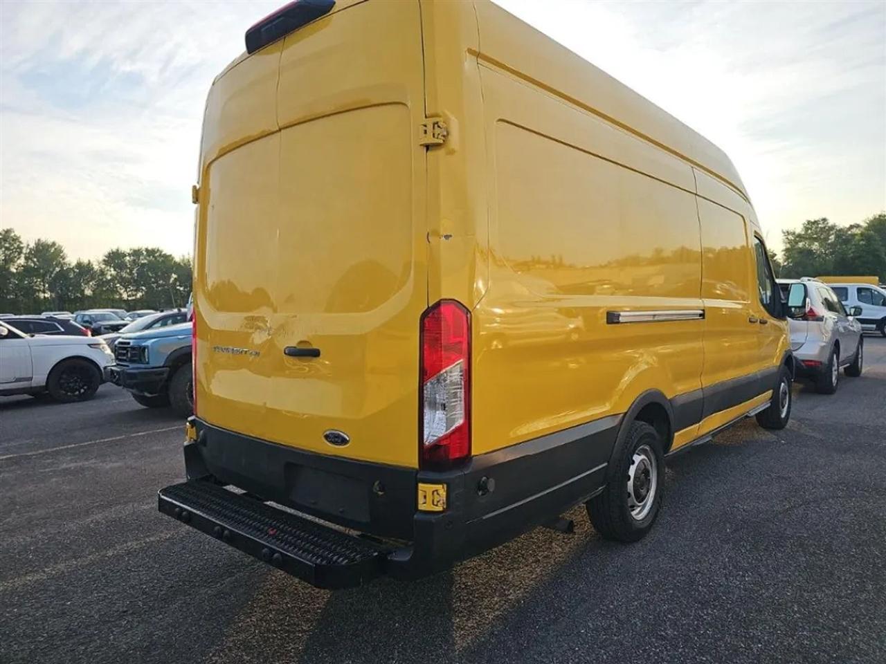 Ford Transit 250 Van High Roof w/Sliding Pass. 148-in. WB EL 2021