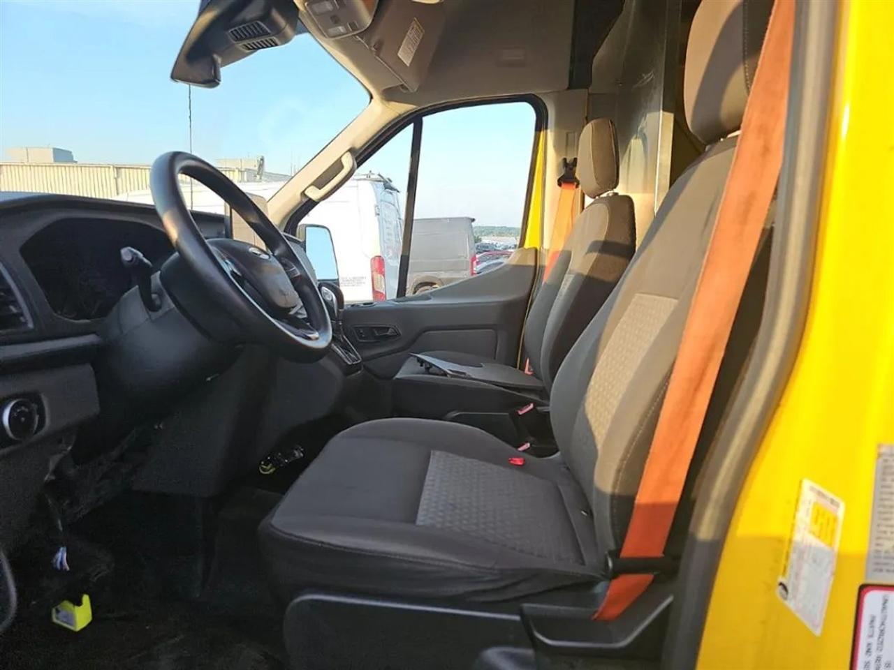 Ford Transit 250 Van High Roof w/Sliding Pass. 148-in. WB EL 2021