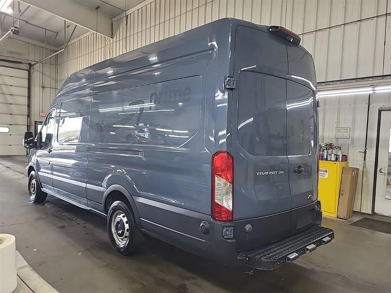 Ford Transit 250 Van High Roof w/Sliding Pass. 148-in. WB EL 2019