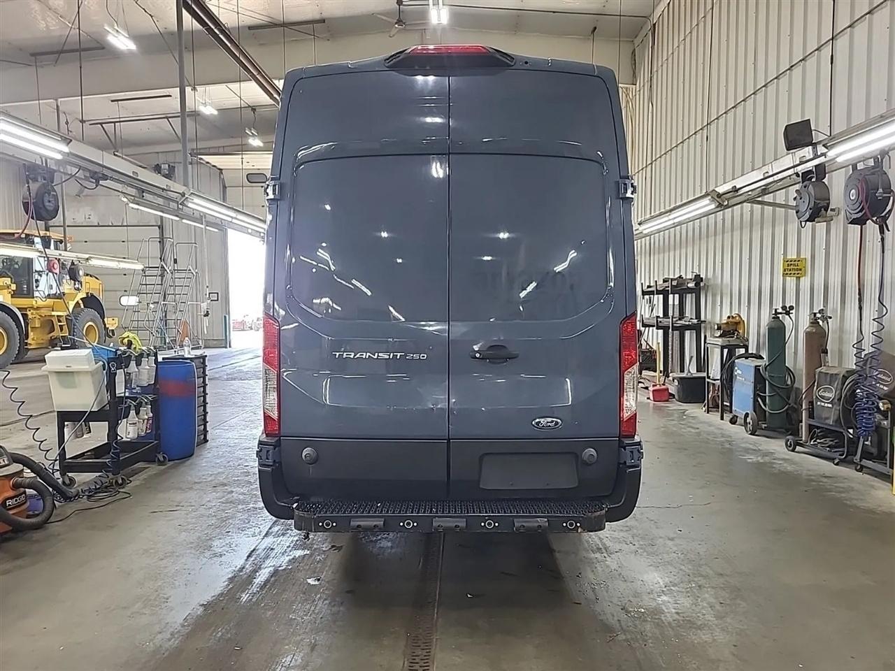 Ford Transit 250 Van High Roof w/Sliding Pass. 148-in. WB EL 2019