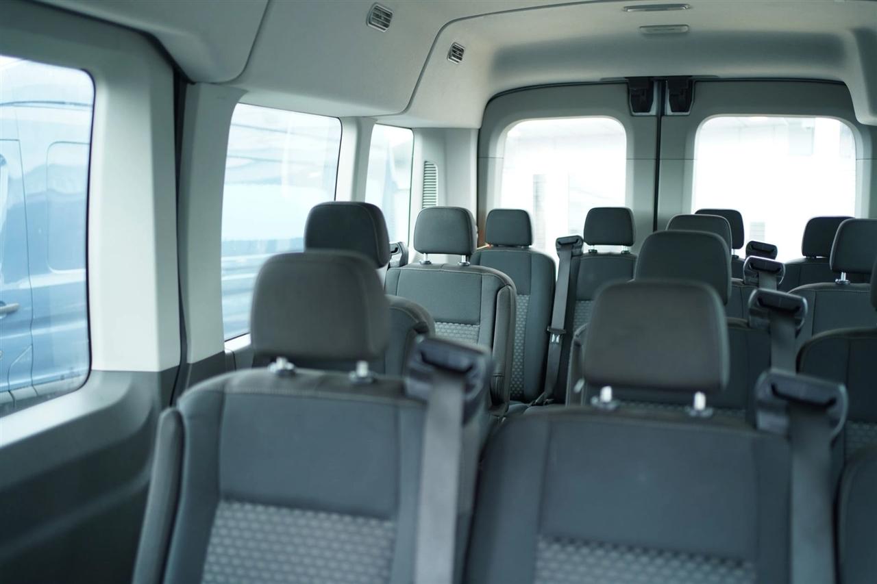 Ford Transit 350 Wagon Med. Roof XL w/Sliding Pass. 148-in. WB 2023