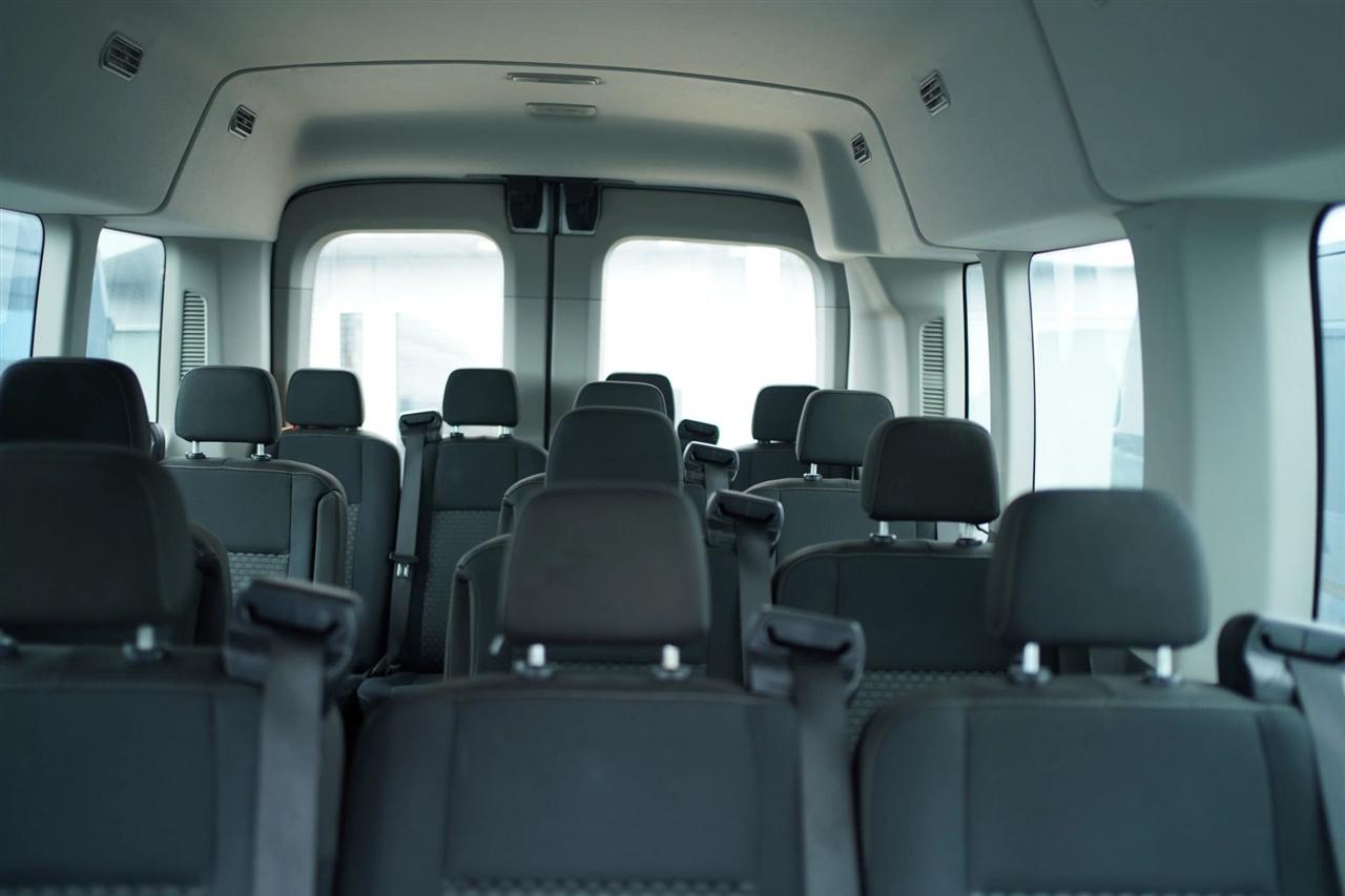 Ford Transit 350 Wagon Med. Roof XL w/Sliding Pass. 148-in. WB 2023