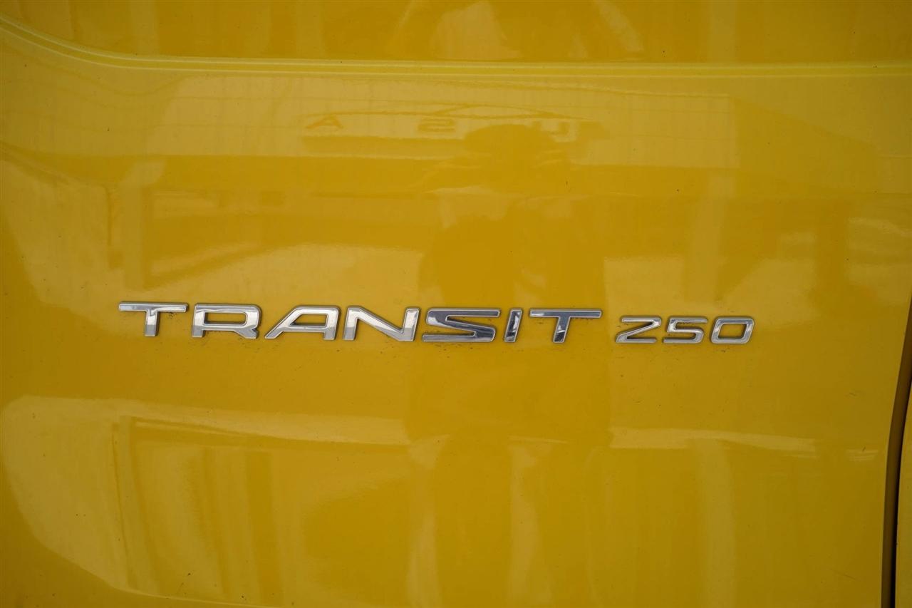 Ford Transit 250 Van High Roof w/Sliding Pass. 148-in. WB EL 2021