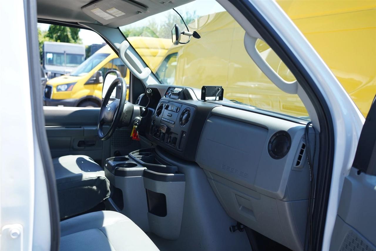 Ford Econoline E-350 Super Duty 2013