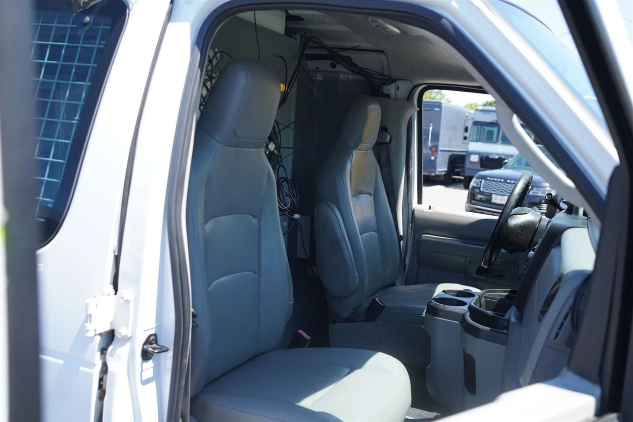 Ford Econoline E-350 Super Duty 2013