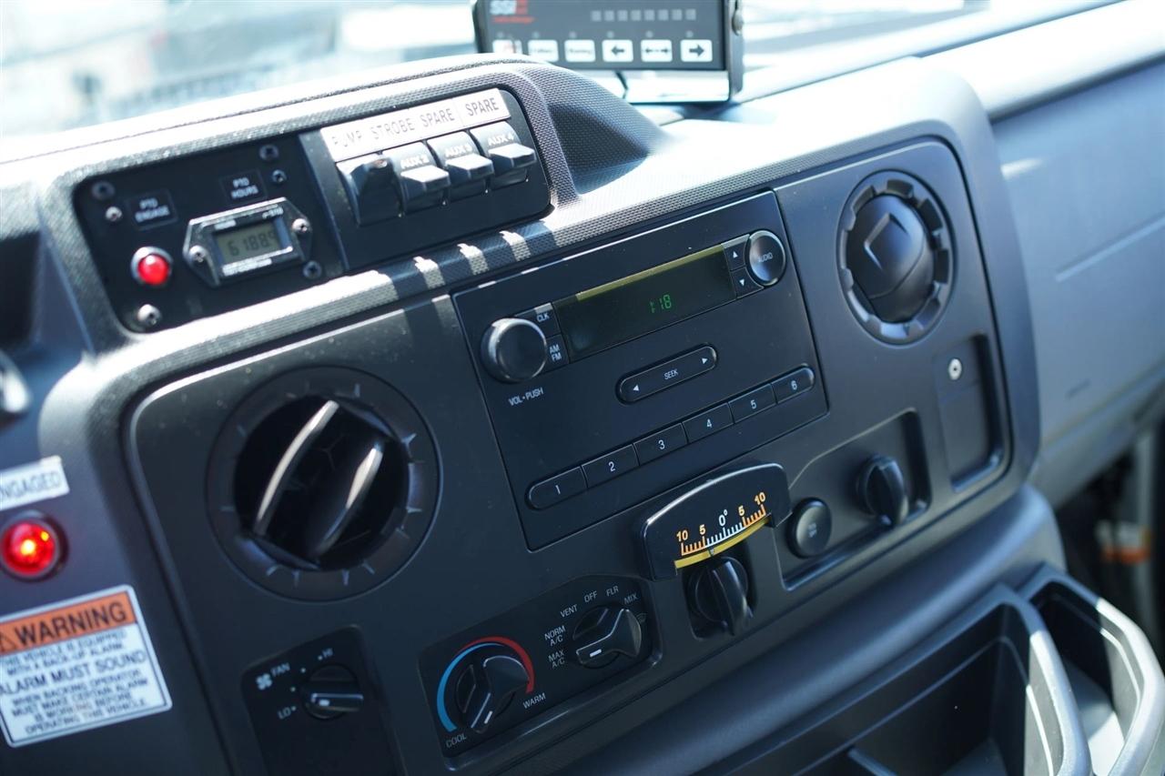 Ford Econoline E-350 Super Duty 2013