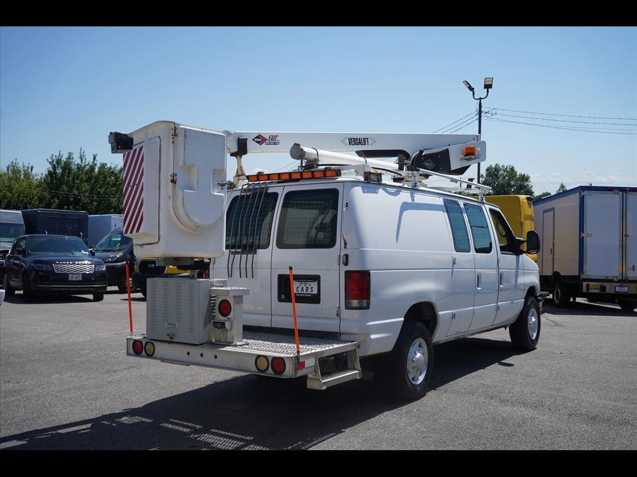 Ford Econoline E-350 Super Duty 2013