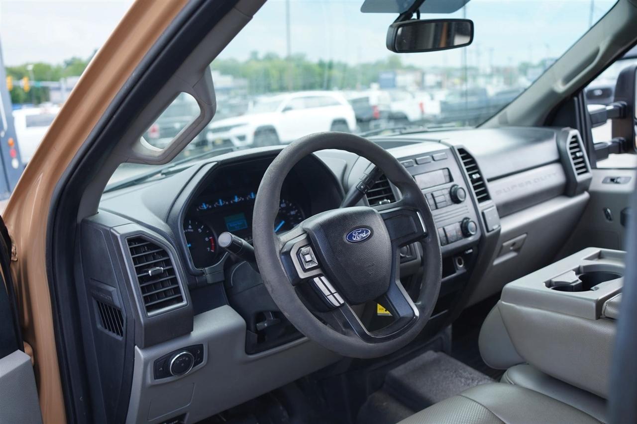 Ford F-350 SD XL Crew Cab 2WD 2019