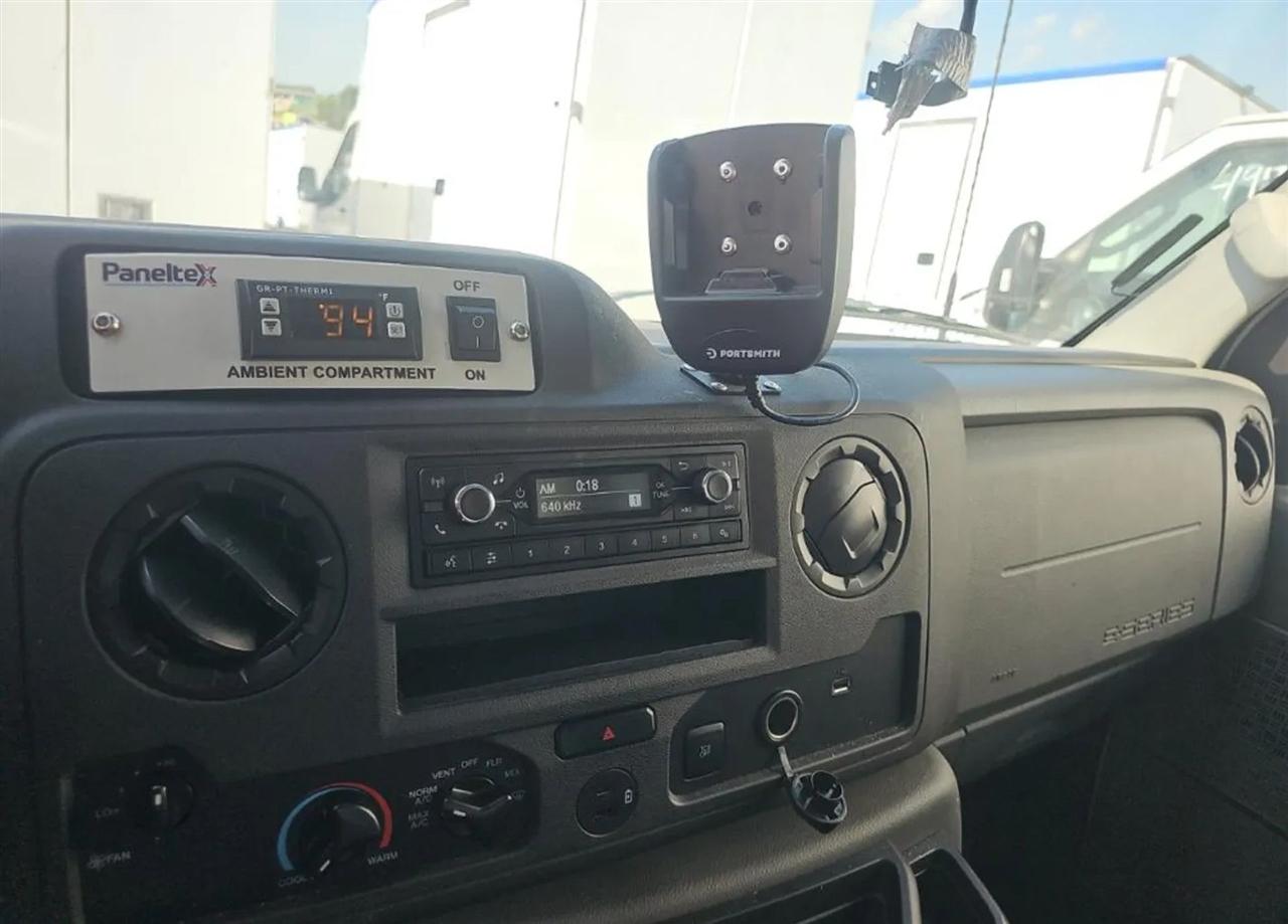 Ford Econoline E-350 Super Duty 2023