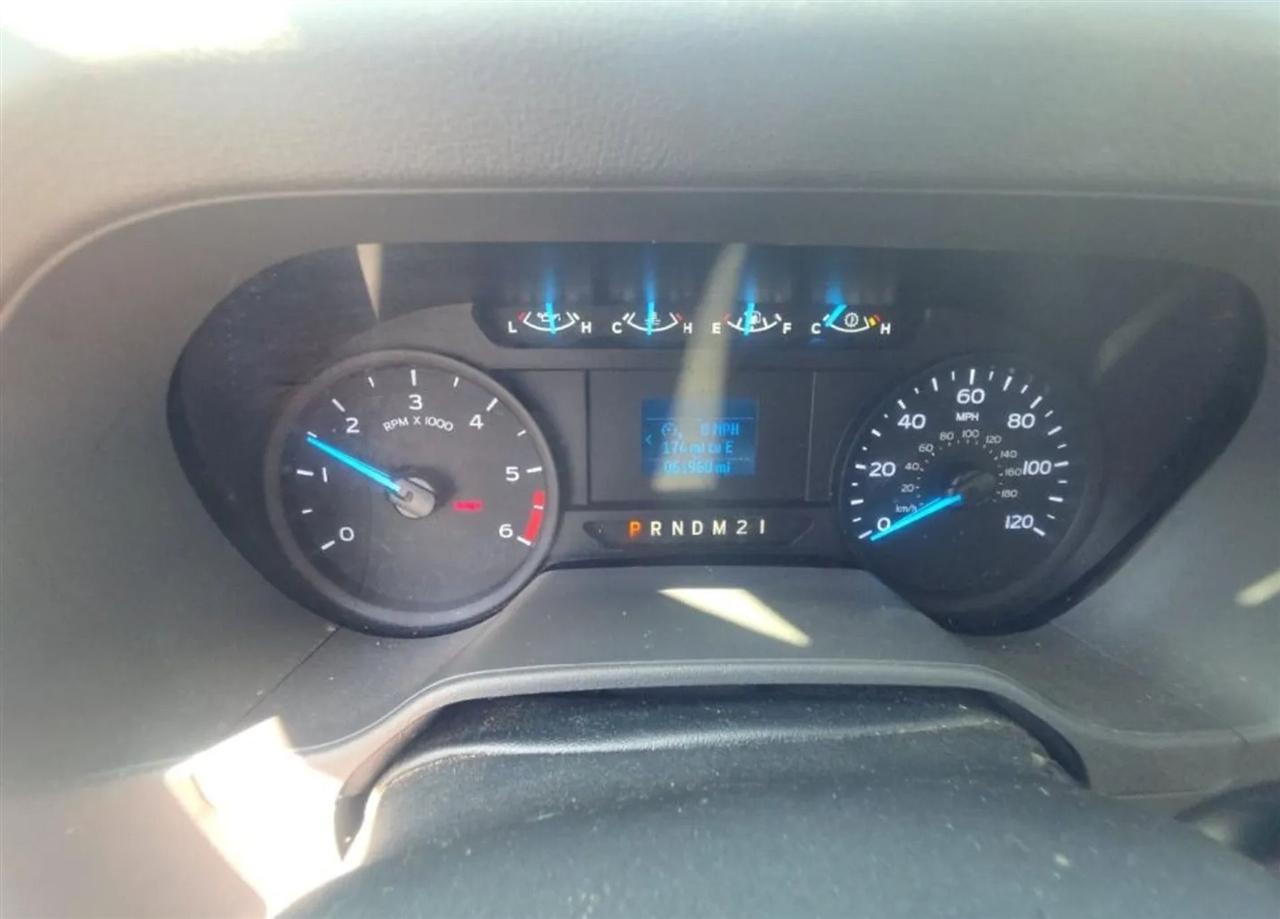 Ford Econoline E-350 Super Duty 2023