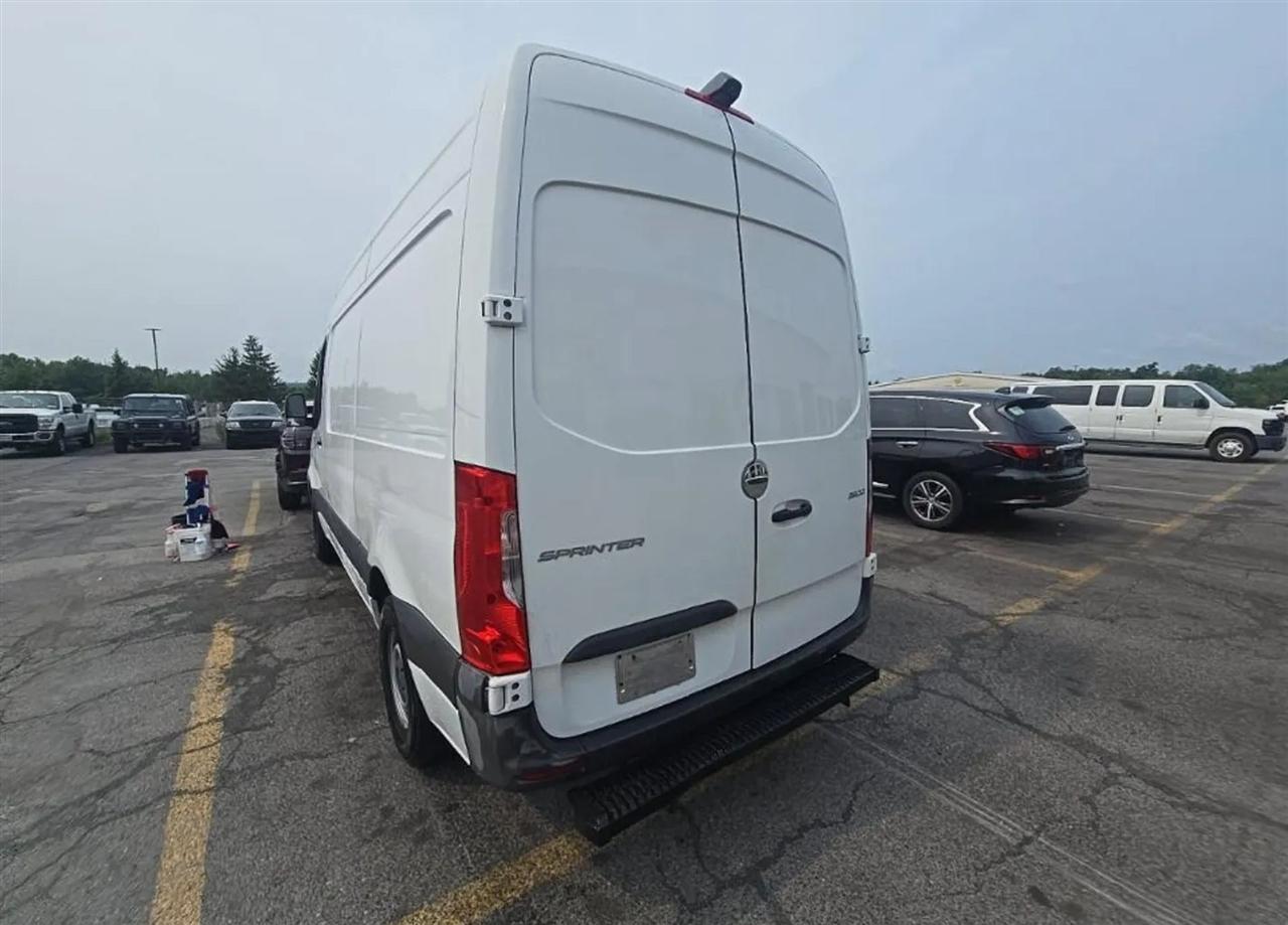 Freightliner Sprinter 2500 144-in. WB 2021