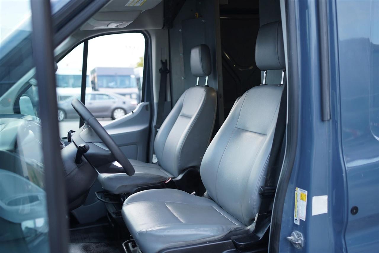 Ford Transit 250 Van High Roof w/Sliding Pass. 148-in. WB EL 2019