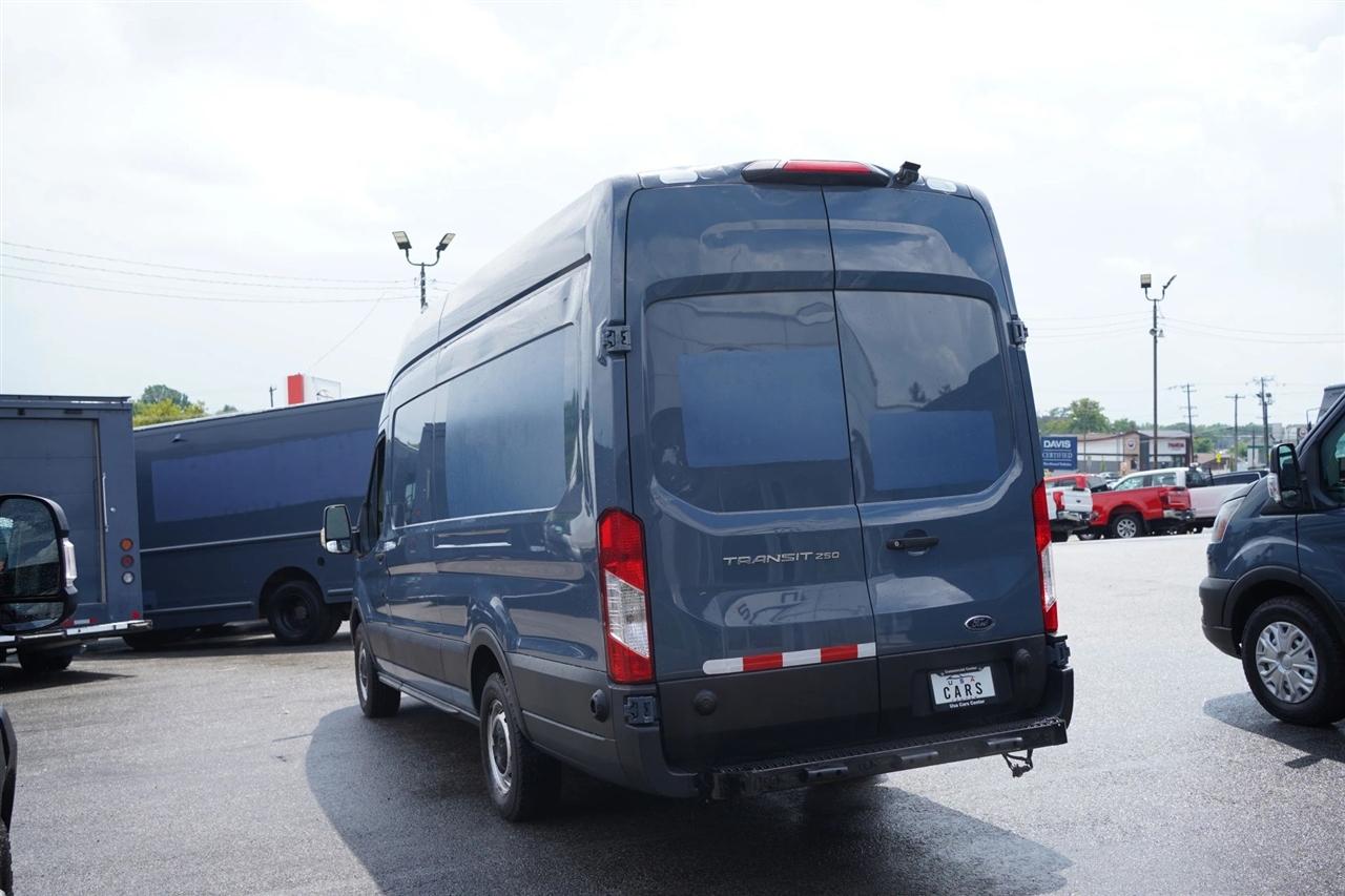 Ford Transit 250 Van High Roof w/Sliding Pass. 148-in. WB EL 2020