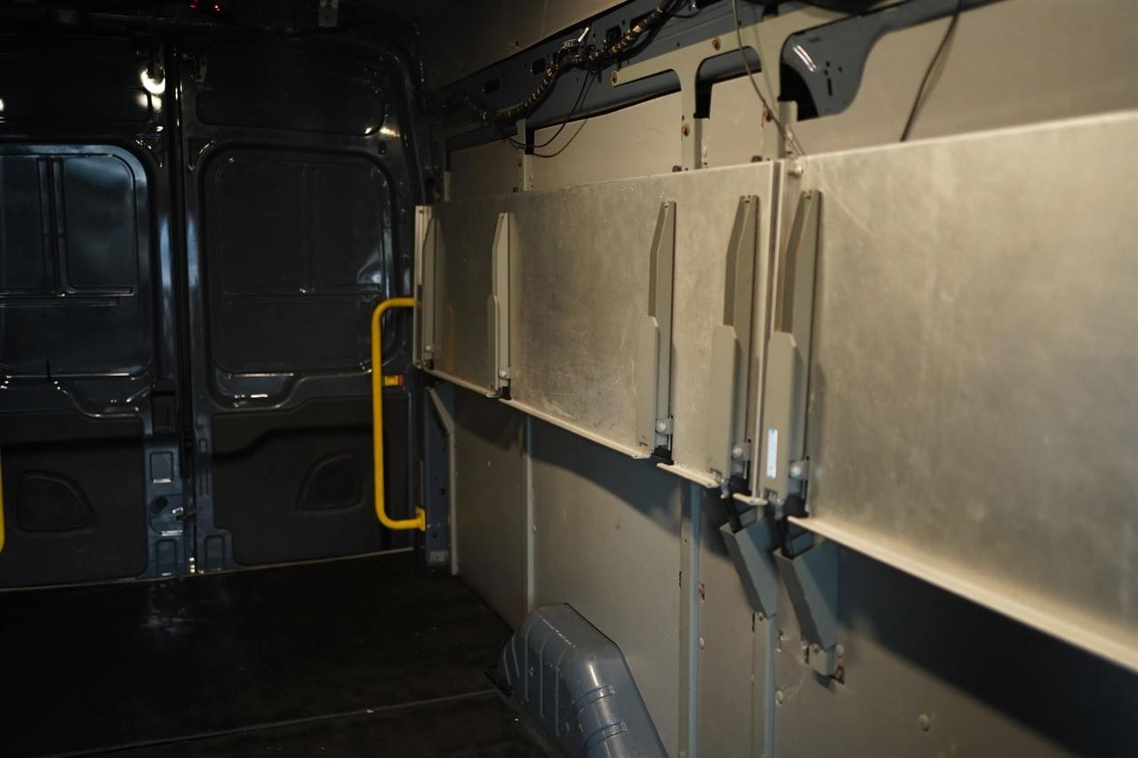 Ford Transit 250 Van High Roof w/Sliding Pass. 148-in. WB EL 2020