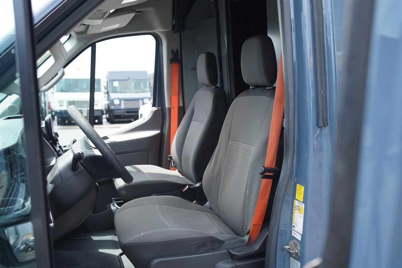 Ford Transit 250 Van High Roof w/Sliding Pass. 148-in. WB EL 2020