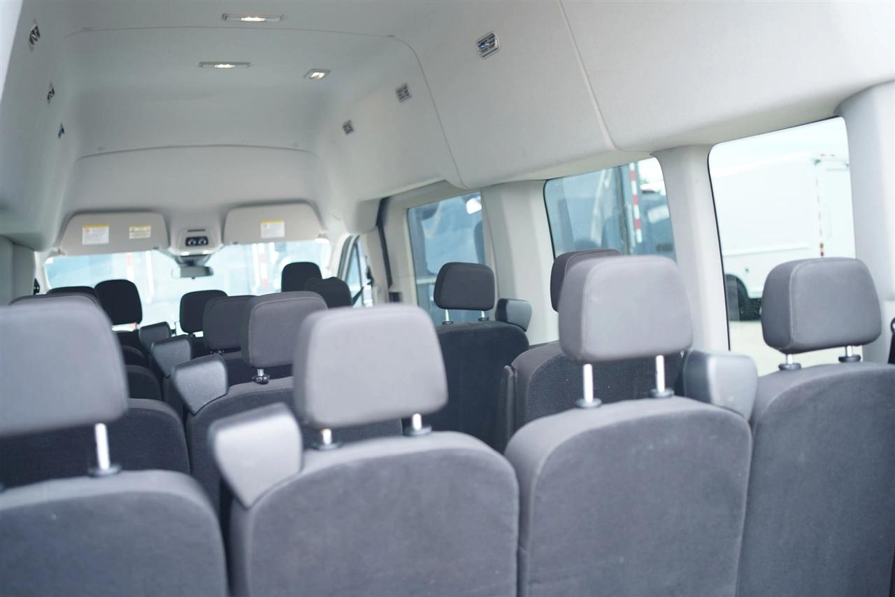 Ford Transit 350 Wagon High Roof XLT w/Sliding Pass. 148-in. WB 2024