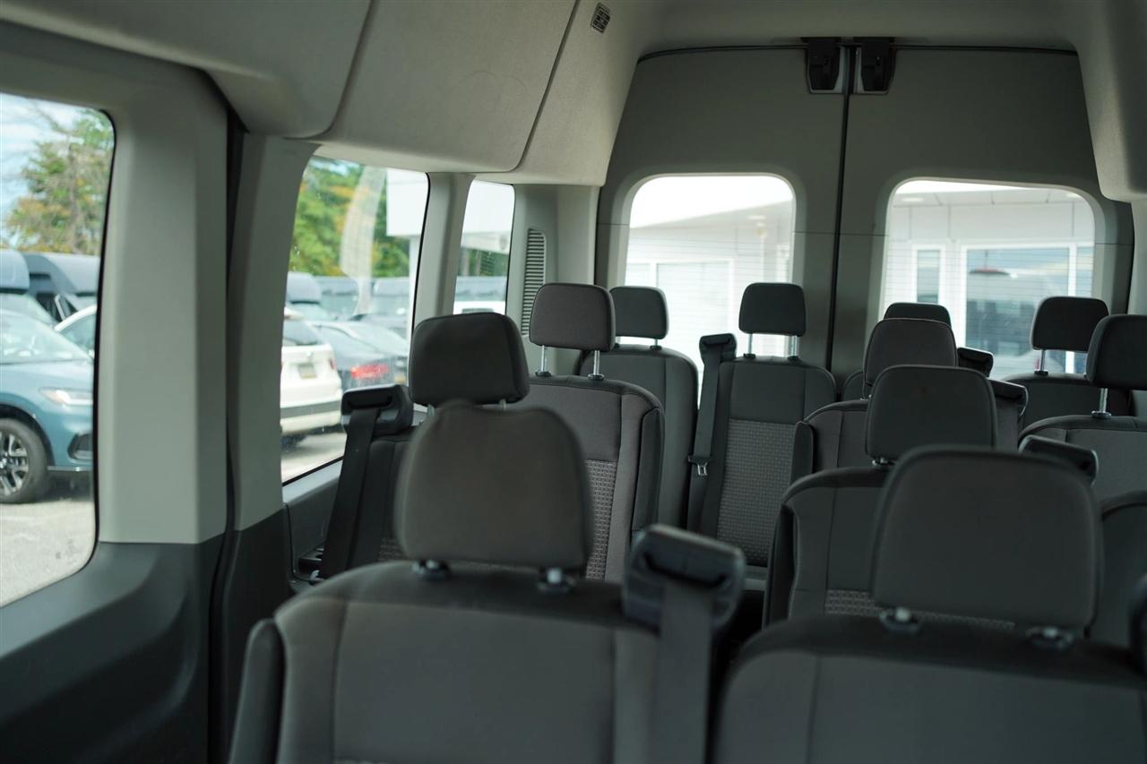 Ford Transit 350 Wagon High Roof XLT w/Sliding Pass. 148-in. WB 2024