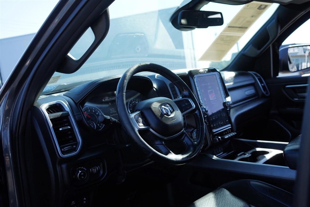 RAM 1500 Laramie Crew Cab SWB 4WD 2020