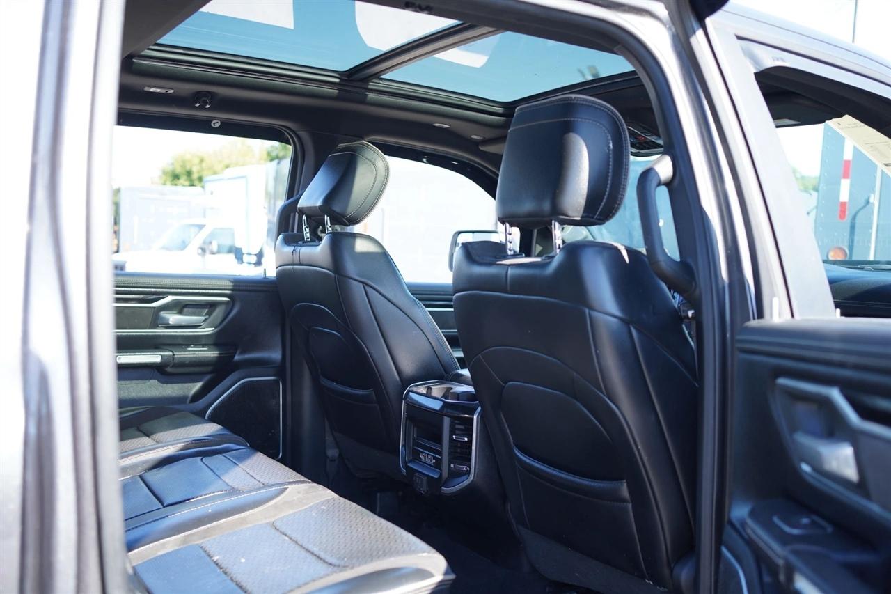 RAM 1500 Laramie Crew Cab SWB 4WD 2020