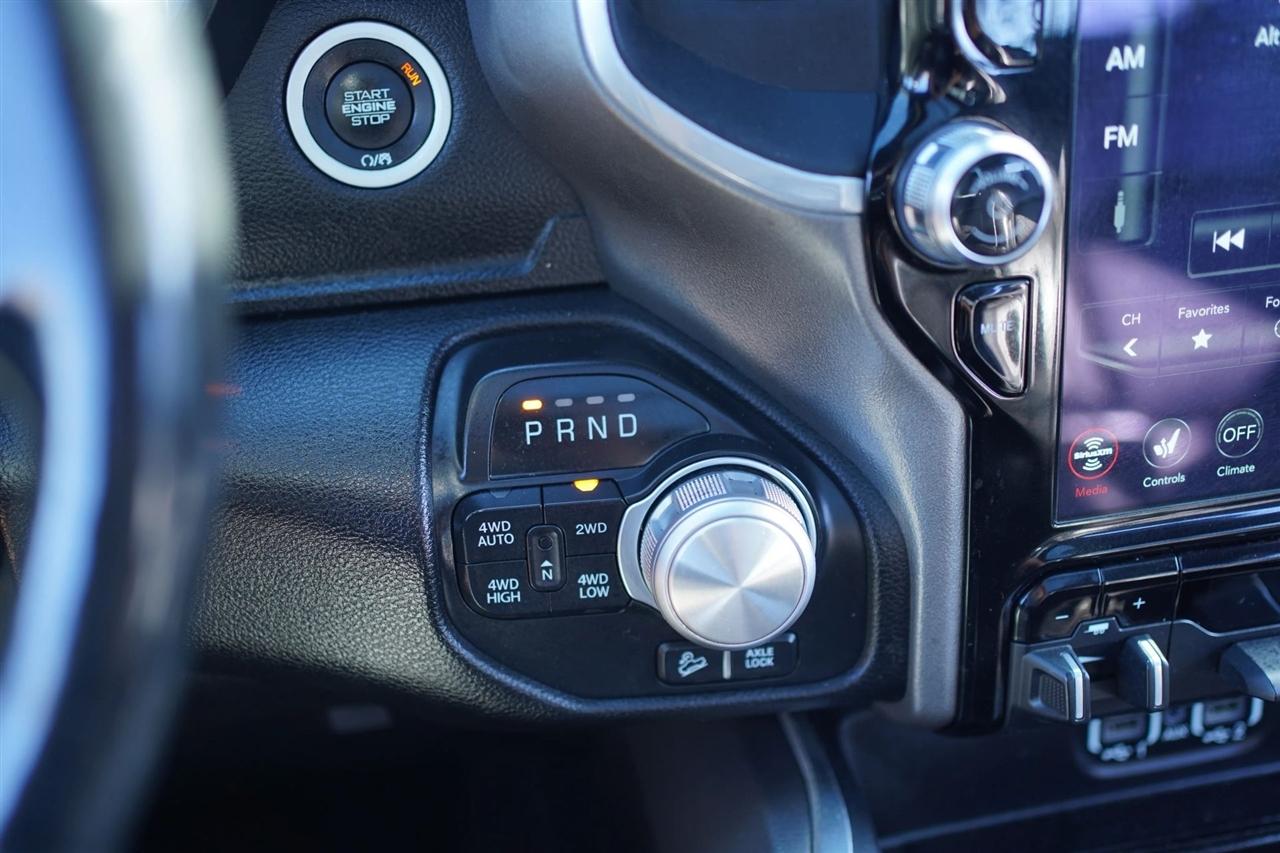 RAM 1500 Laramie Crew Cab SWB 4WD 2020