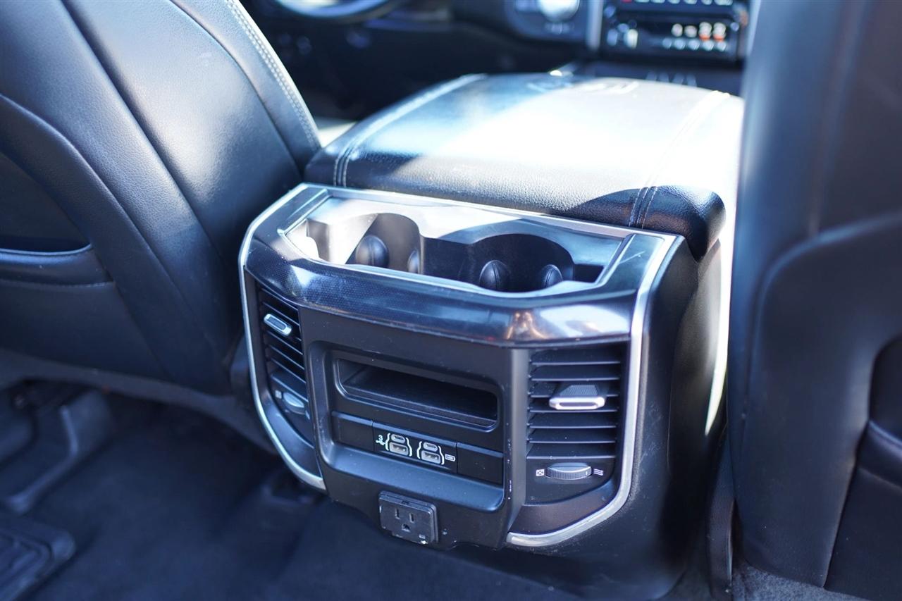RAM 1500 Laramie Crew Cab SWB 4WD 2020