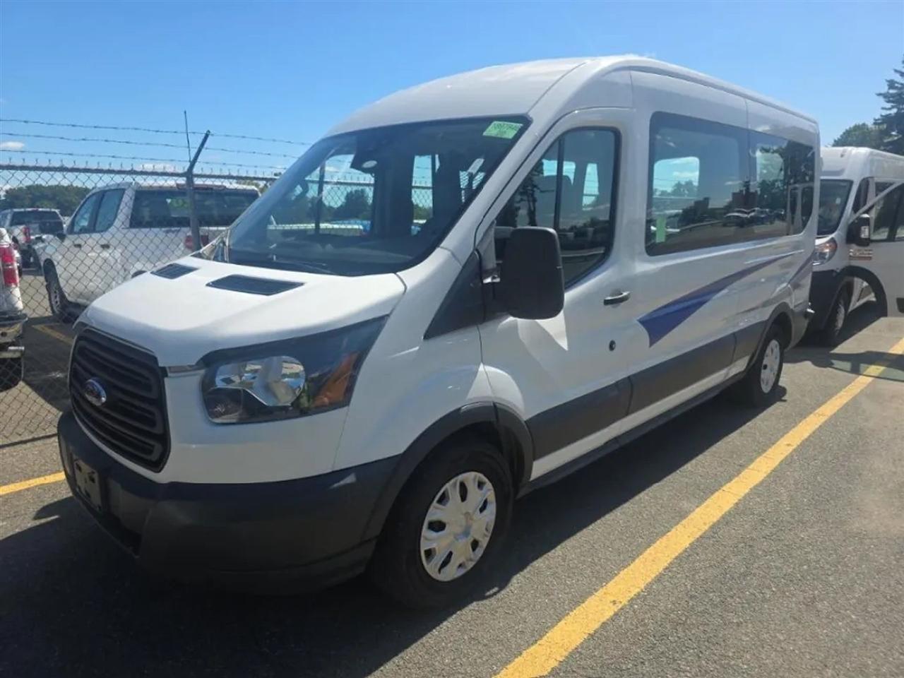 Ford Transit 350 Wagon Med. Roof XL w/Sliding Pass. 148-in. WB 2018