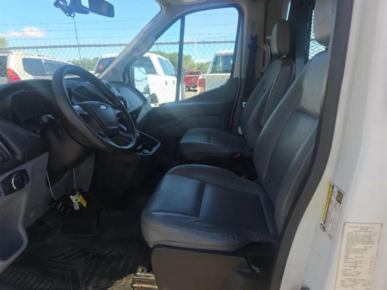 Ford Transit 350 Wagon Med. Roof XL w/Sliding Pass. 148-in. WB 2018