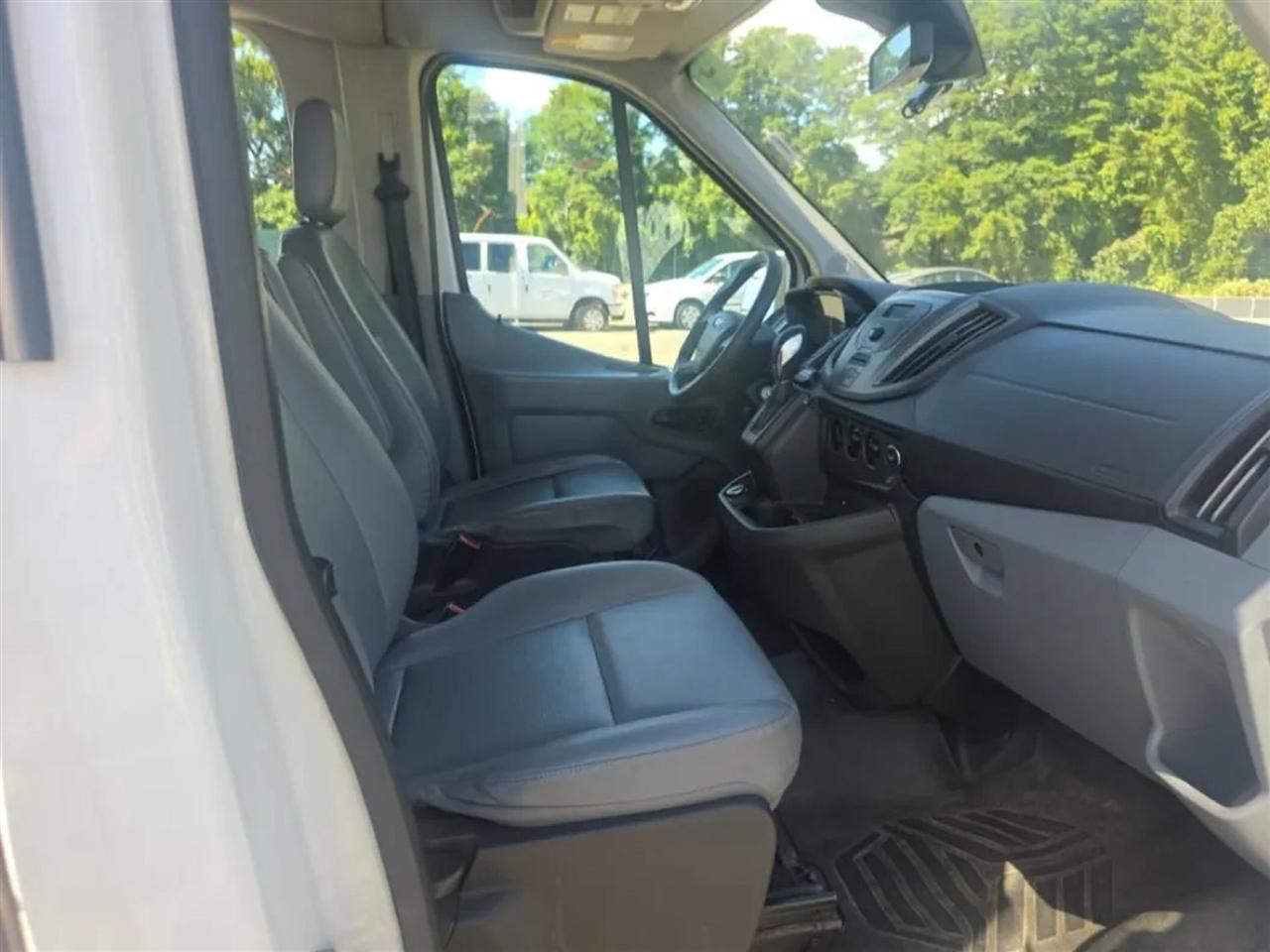 Ford Transit 350 Wagon Med. Roof XL w/Sliding Pass. 148-in. WB 2018