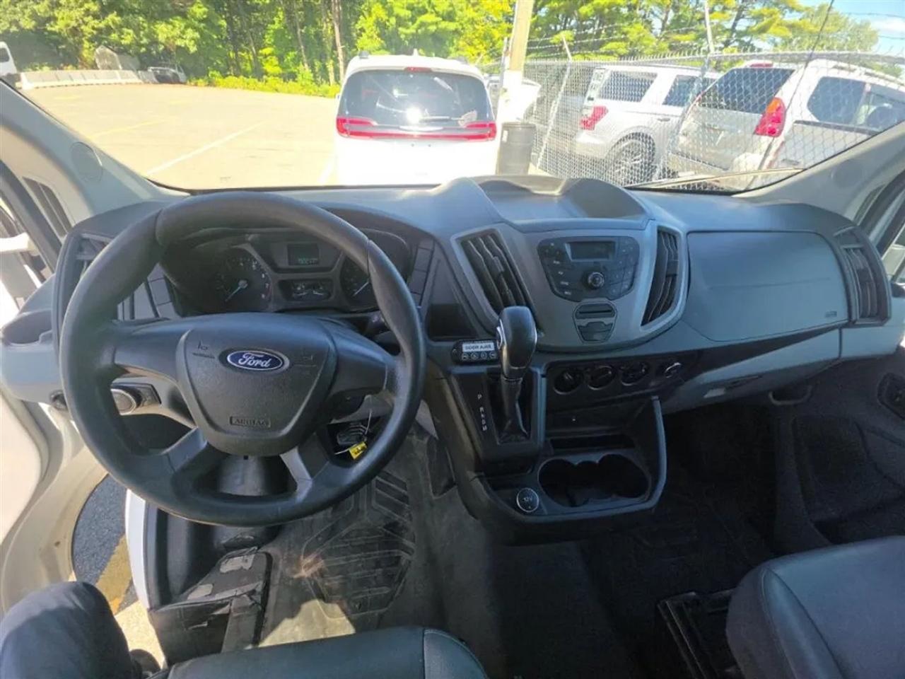 Ford Transit 350 Wagon Med. Roof XL w/Sliding Pass. 148-in. WB 2018