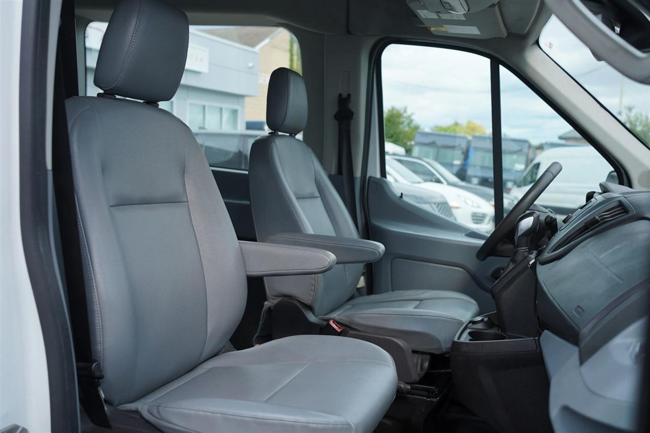 Ford Transit 350 Wagon Med. Roof XL w/Sliding Pass. 148-in. WB 2018
