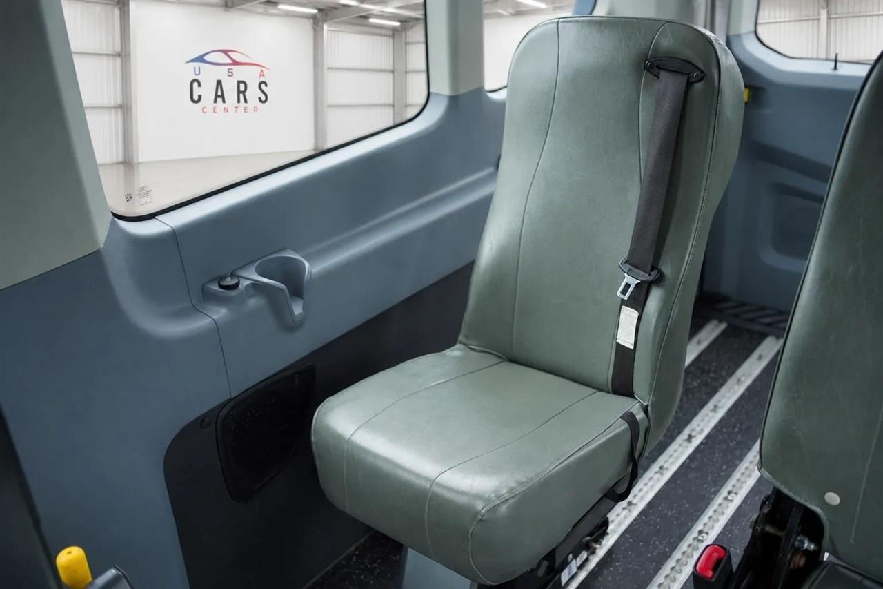 Ford Transit 350 Wagon Med. Roof XL w/Sliding Pass. 148-in. WB 2018