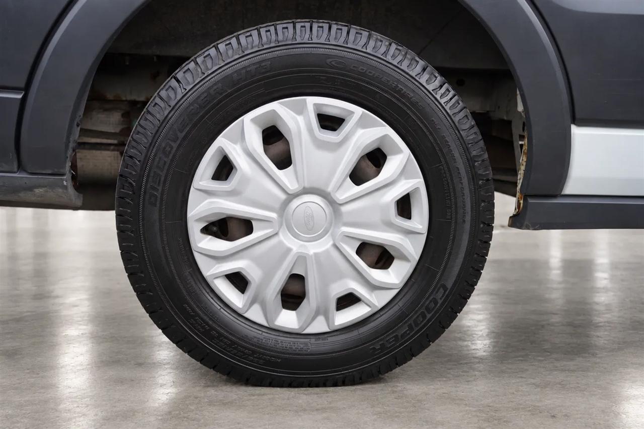 Ford Transit 350 Wagon Med. Roof XL w/Sliding Pass. 148-in. WB 2018