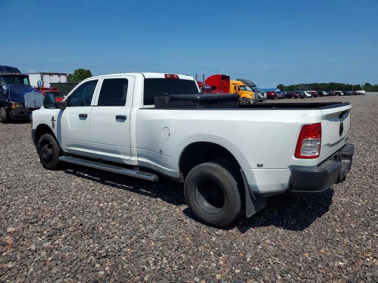 RAM 3500 Tradesman Crew Cab 4WD DRW 2024