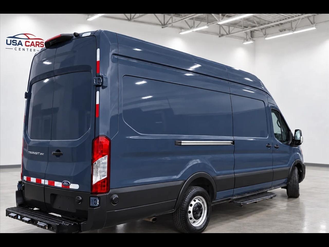 Ford Transit 250 Van High Roof w/Sliding Pass. 148-in. WB EL 2020